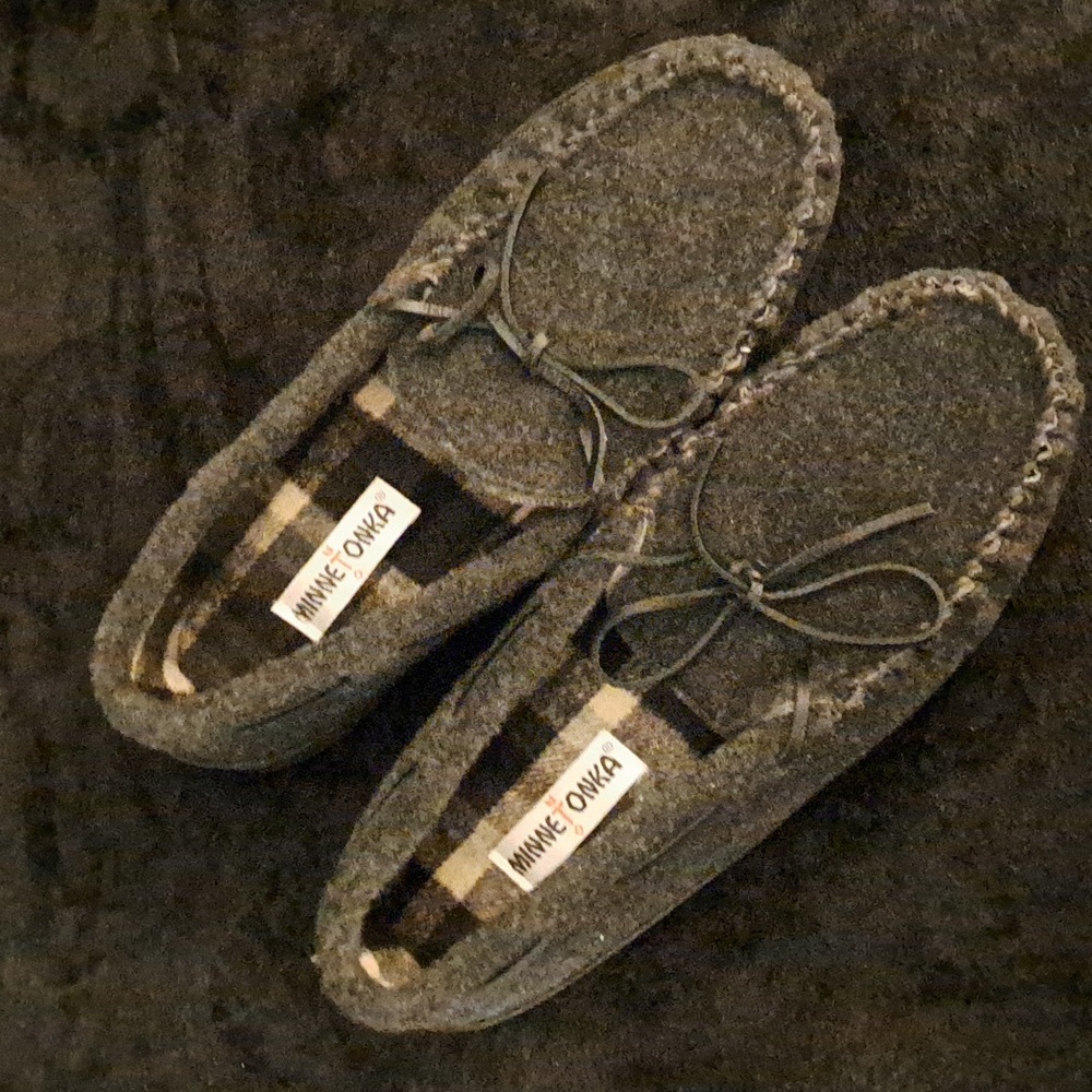 Men's 12 Minnetonka Slippers
